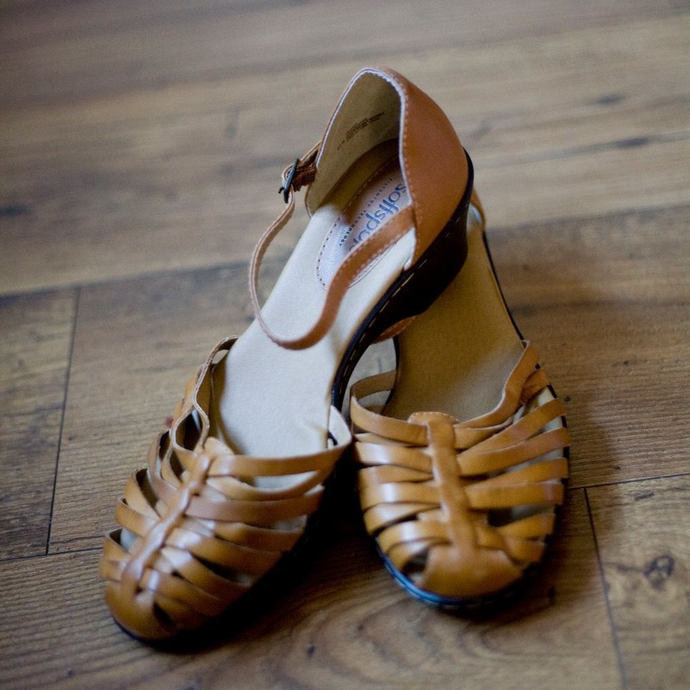 Softspots sandals Tatianna tan neutral cottagecore coastal 8.5 pillowtop…